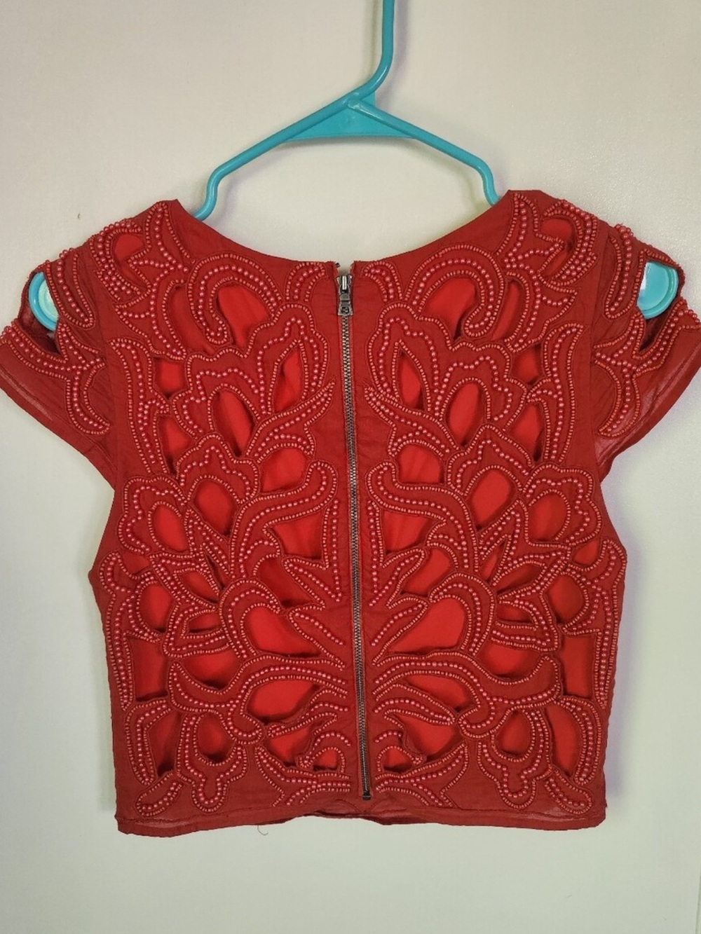 RARE Alice + Olivia Red Beaded Cropped Top Sz 0 - Picture 2 of 4